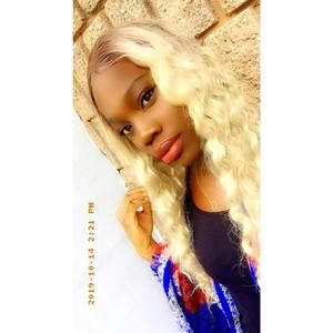 Meet your Posher, Tia